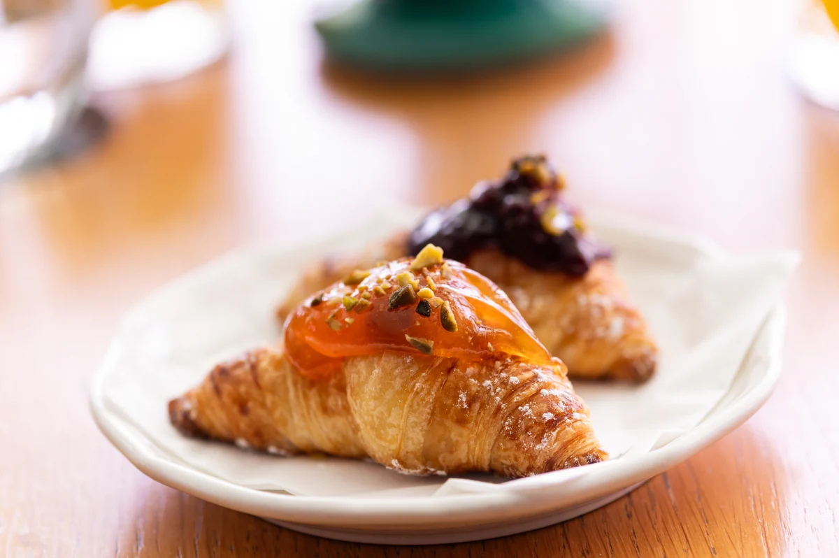 Croissant farciti sulla tavola di City Milano